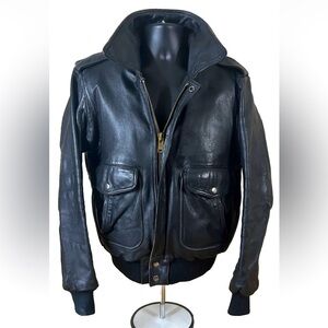 ✨Rare Find 1980s Berman’s Gen. Leather Aviator Bomber Jacket!❤️🖤Flan. interior.